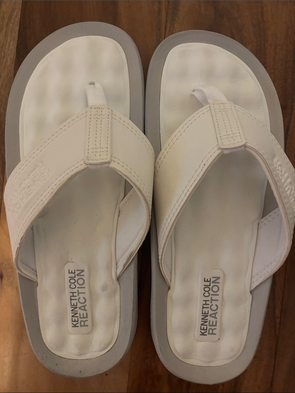 Kenneth Cole Reaction White and Light Gray Men's Flip Flops